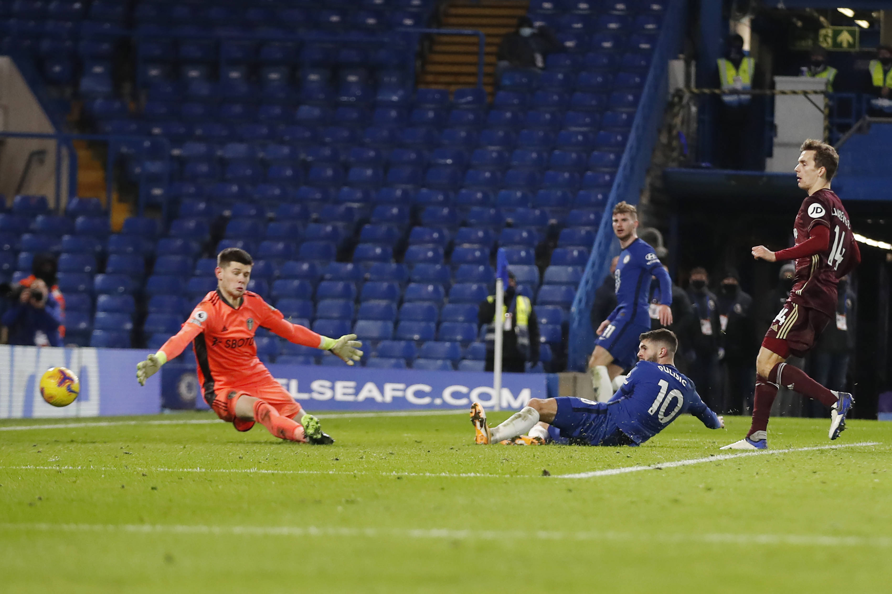 防守反击策 防守反击策